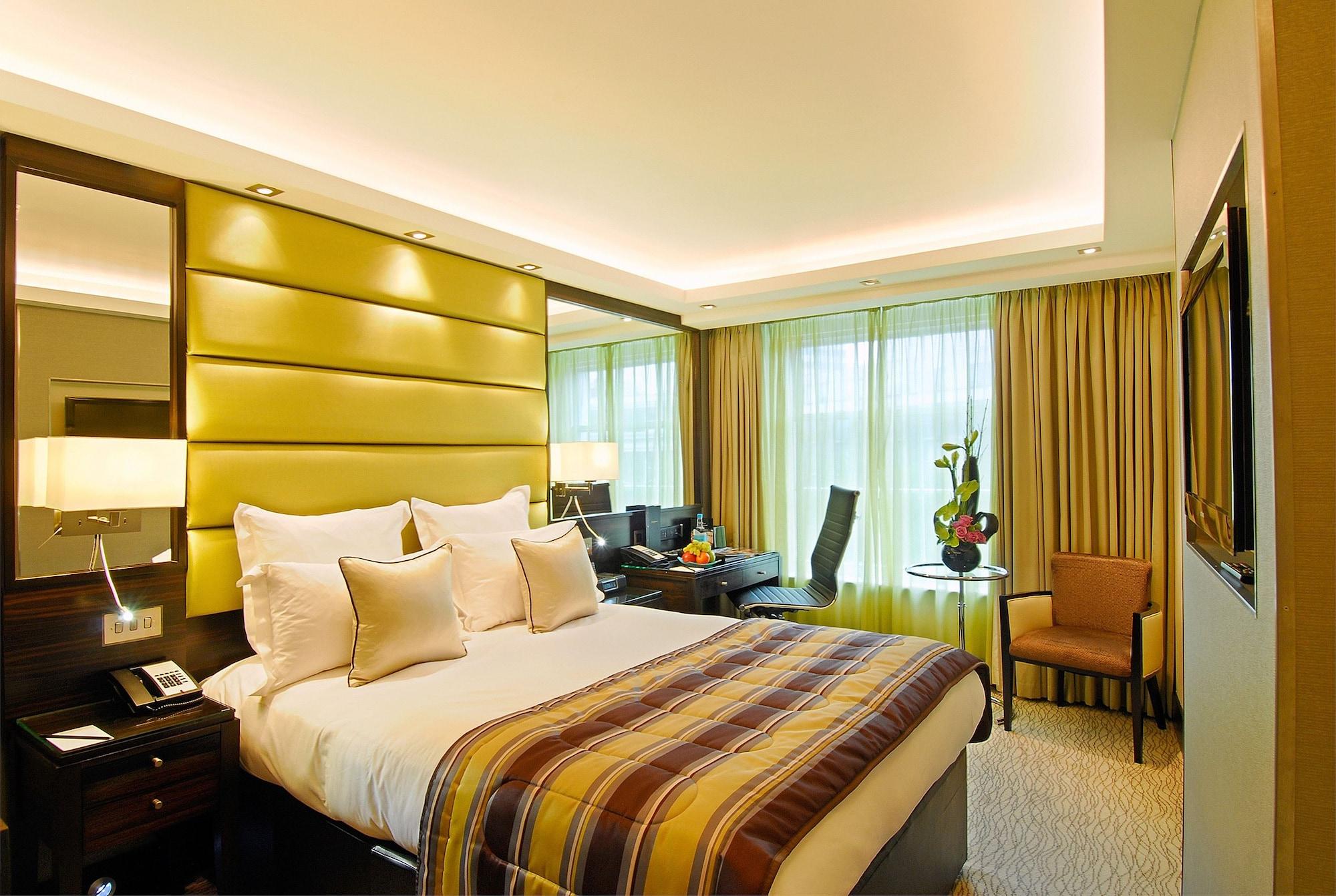 Montcalm Mayfair, Autograph Collection London Luaran gambar A bedroom at the InterContinental London The O2