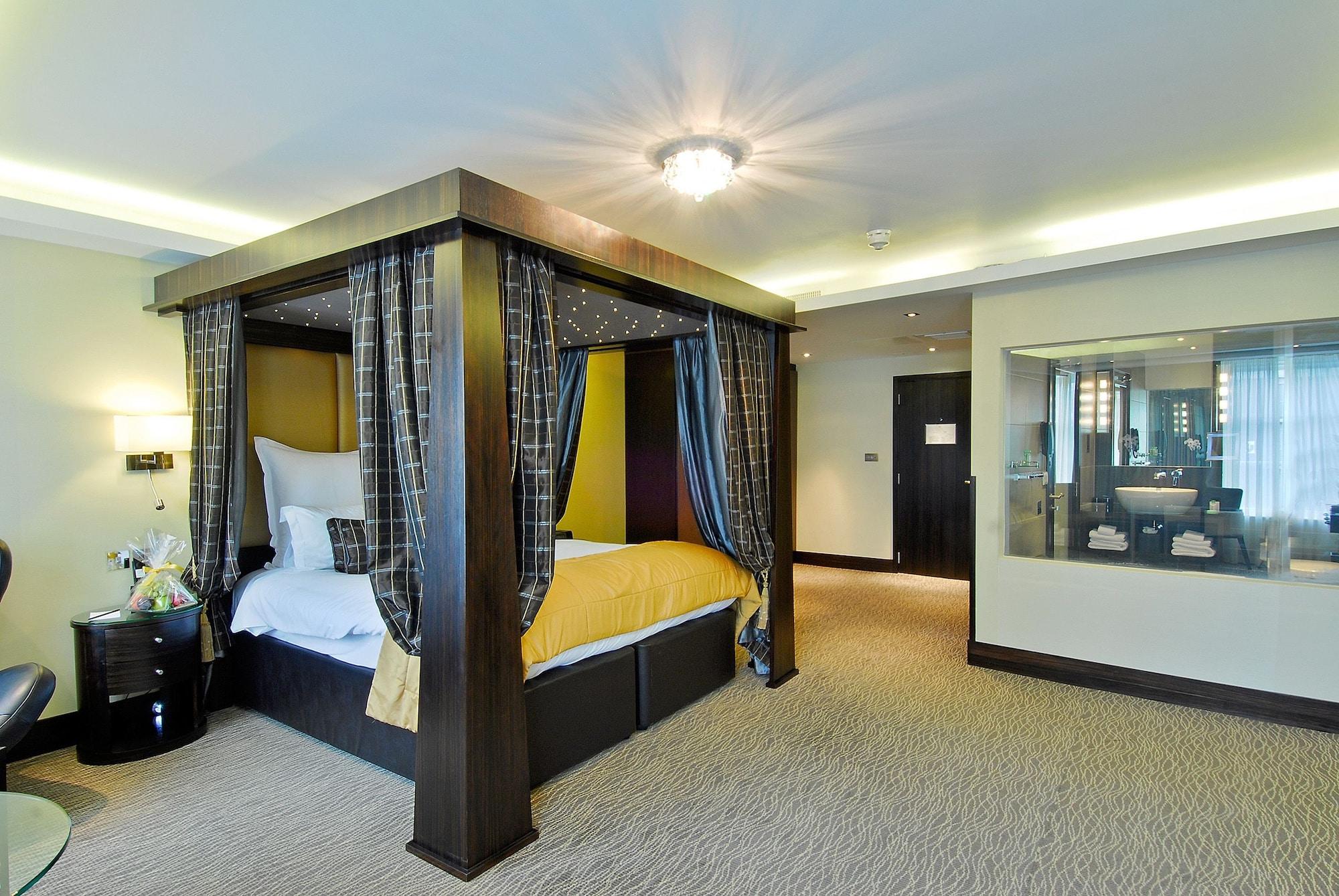 Montcalm Mayfair, Autograph Collection London Bilik gambar A suite at the hotel
