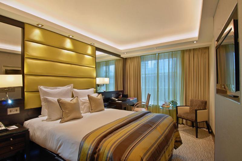 Montcalm Mayfair, Autograph Collection London Luaran gambar A bedroom at the InterContinental London The O2